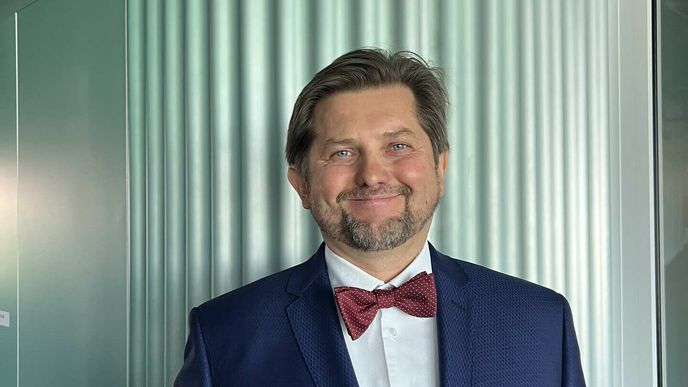 Jednatel Ekonomických staveb David Mencl Jednatel Ekonomických staveb David Mencl