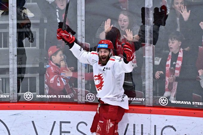 Musilova odplata: V létě se ho zbavili, teď se Pardubicím pomstil. Flynn mu hodil brambor Musilova odplata: V létě se ho zbavili, teď se Pardubicím pomstil. Flynn mu hodil brambor