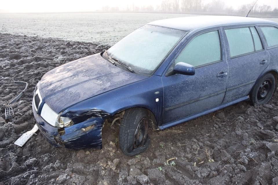 Myslivec Jan na cestu z domova zpět do baru hodlal použít vlastní auto. V opilosti ale naboural už po dvou kilometrech.