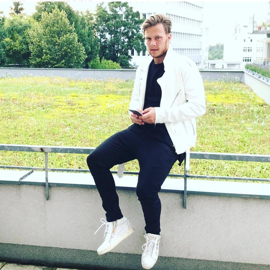 David Pastrňák si potrpí na slušivý outifit