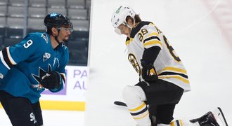 Známe tu bolest! Hvězda NHL Kane zažil smrt dítěte jako Pastrňák Známe tu bolest! Hvězda NHL Kane zažil smrt dítěte jako Pastrňák