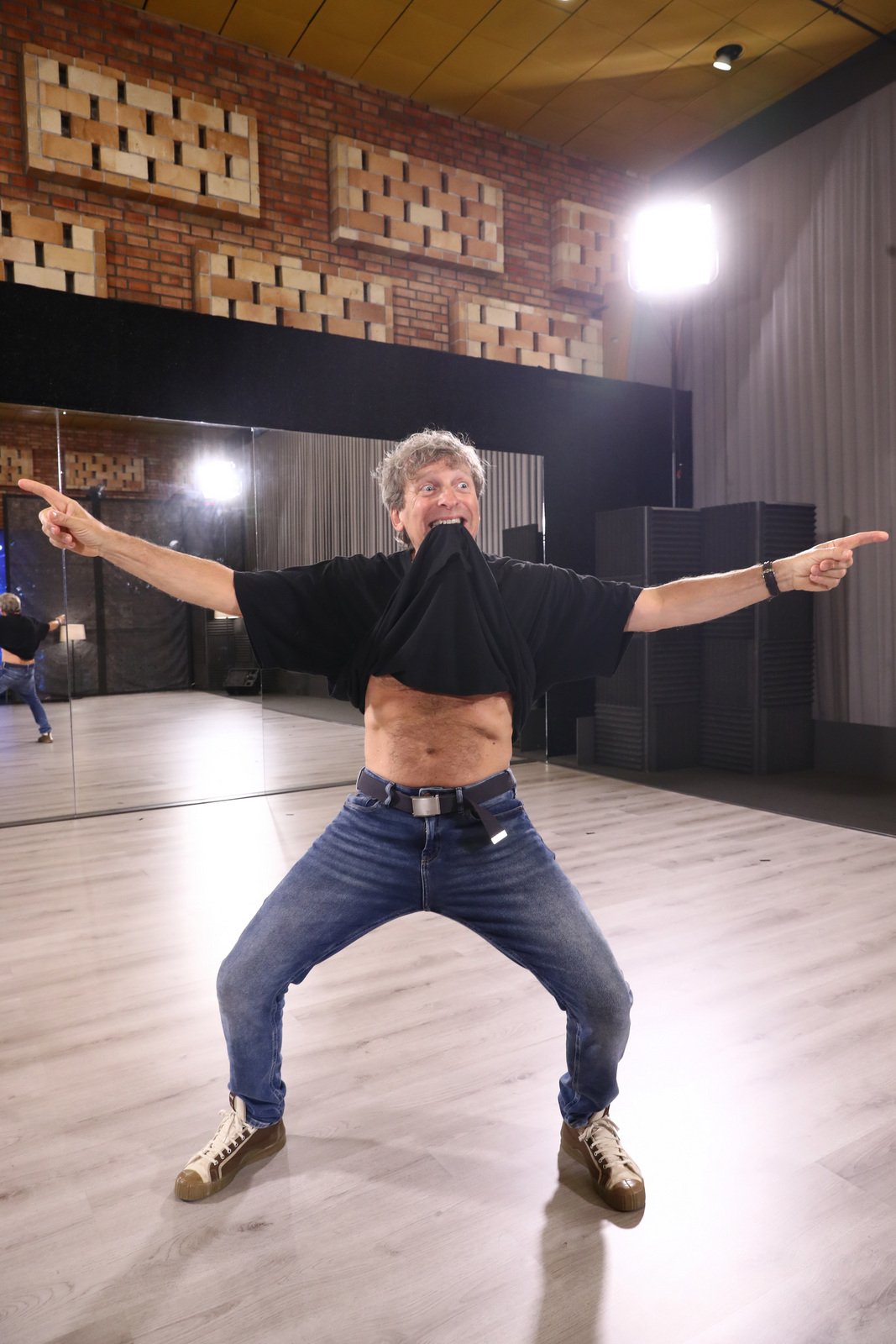 David Prachař trénuje v keckách a džínách. Tepláky mu jeho tanečnice zakázala.