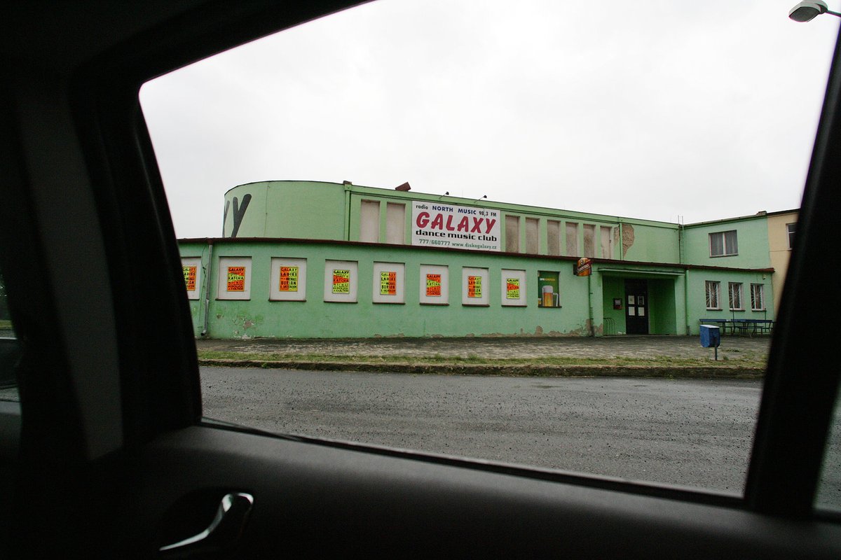 8 km od věznice - Diskotéka, Hrdly. „To byly, panečku, časy, když mi holky v barech a na diskotékách zobaly z ruky. Teď ale raději zkusím celibát, snad to hošani v lochu pochopí.“