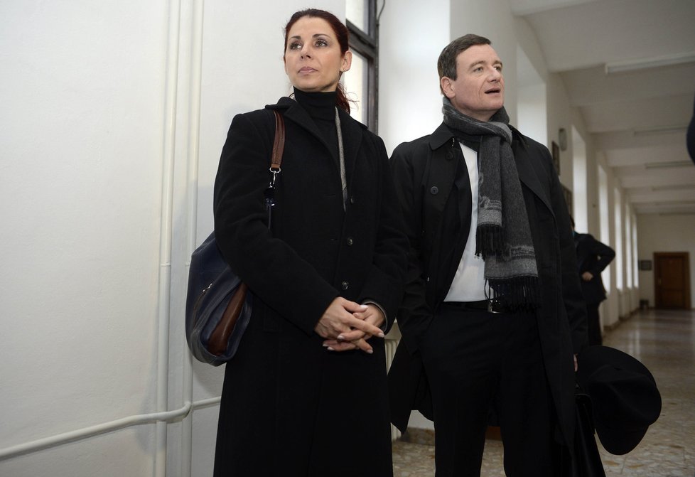 David Rath s Kateřinou Pancovou u soudu.