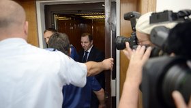 Exposlanec Petr Kott měl smůlu a žádost o propuštění z vazby mu byla zamítnuta