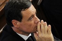 Přijde Rath o 56 tisíc měsíčně? Nečasova vláda jednala o platech vězněných poslanců