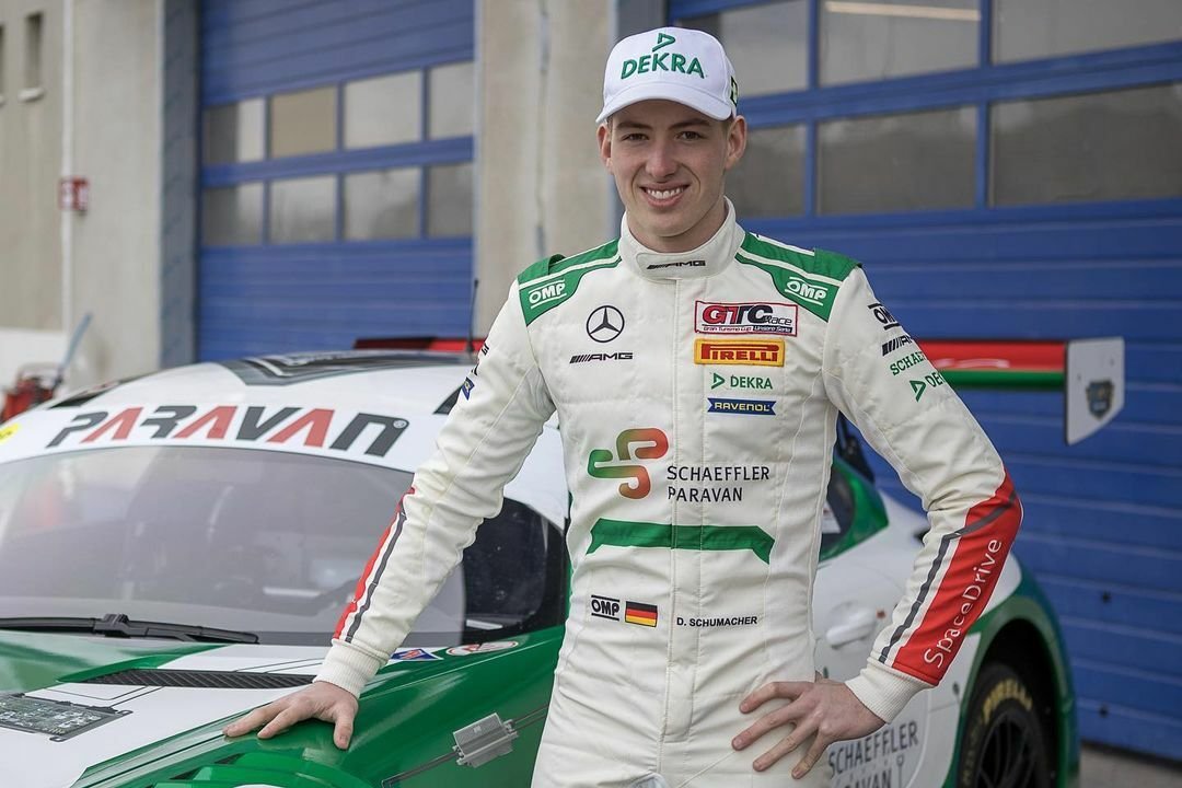 David Schumacher je automobilový závodník stejně jako otec Ralf a strýc Michael.