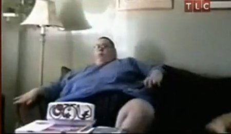 David Smith (42) byl obrovský. Byl doma, jedl, spal a díval se na TV. Vážil téměř 300 kilogramů.