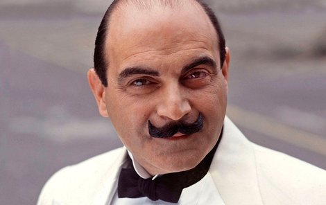 David Suchet jako Hercule Poirot.