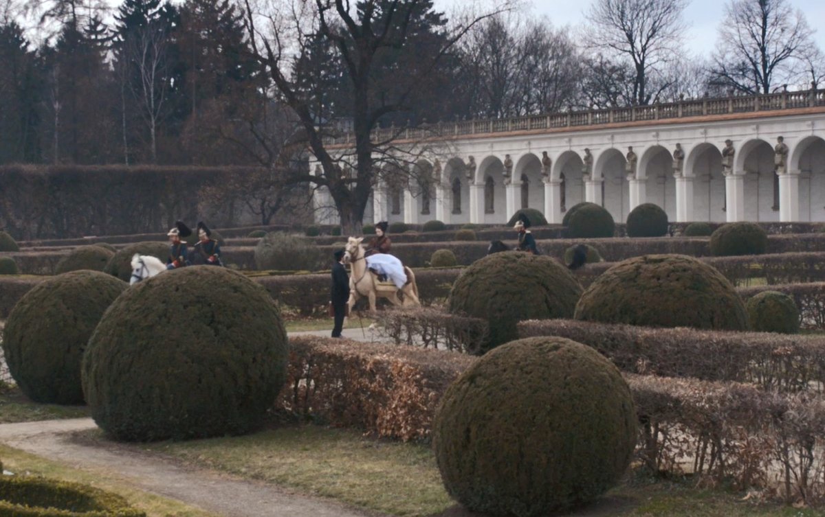 Císařský dvůr a prostředí Vídně se natáčelo v Česku.