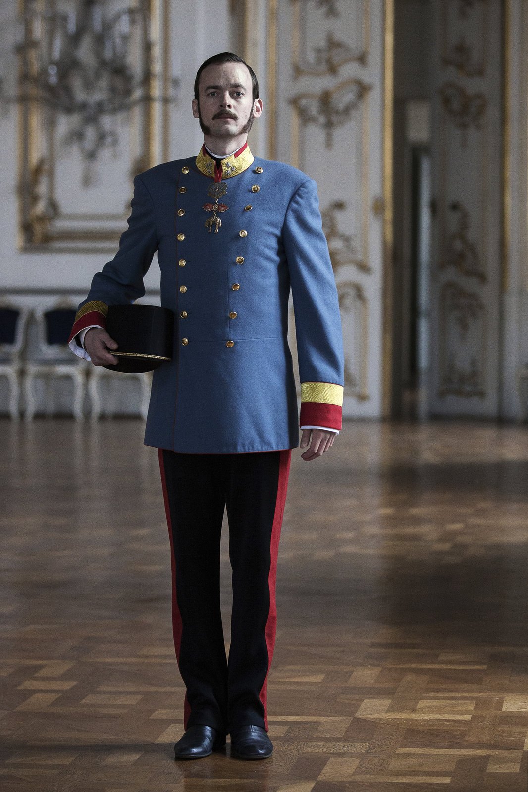 Uniformy císařského dvora byly zapůjčeny ve Vídni.