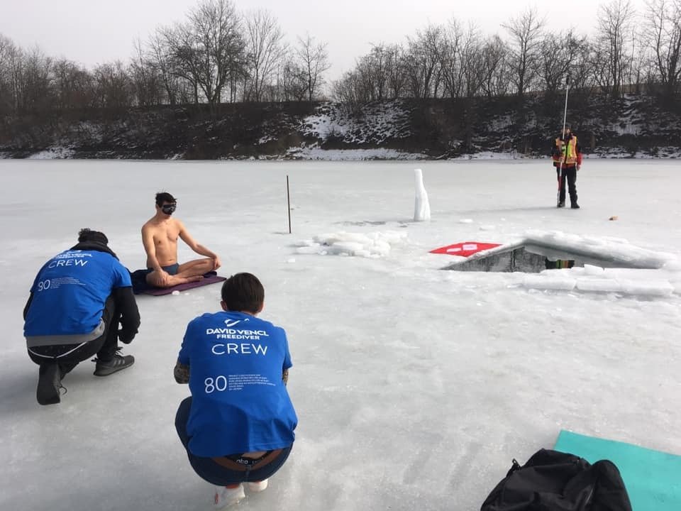 David Vencl a jeho rekordní plavání 80 metrů pod ledem