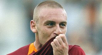 Rekordní smlouva. De Rossi prodloužil s AS Řím na 10 milionů eur ročně