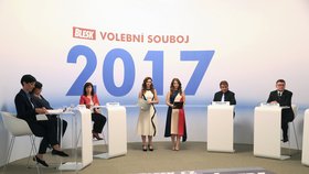 Hosty prvního Blesk předvolebního souboje 2017 s názvem Peněženka byli: Radka Maxová (ANO), Michaela Marksová (ČSSD), Jiří Dolejš (KSČM), Jan Bartošek (KDU-ČSL), Zbyněk Stanjura (ODS) a Markéta Adamová (TOP 09).