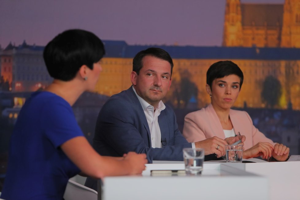 Debata Blesku o důchodech a sociálním systému: Zleva Markéta Pekarová Adamová (TOP 09), Viktor Vojtko (STAN) a Olga Richterová (Piráti)