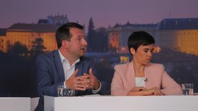 Debata Blesku o důchodech a sociálním systému: Viktor Vojtko (STAN) a Olga Richterová (Piráti)