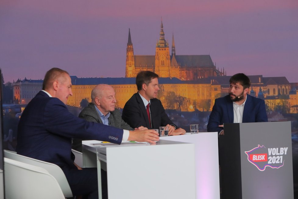 Předvolební debata Blesku o zdravotnictví (21. 9. 2021): Zleva Vít Kaňkovský (KDU-ČSL), Pavel Nechanický (STAN), Ondřej Dostál (Piráti) a Jakub Kopřiva