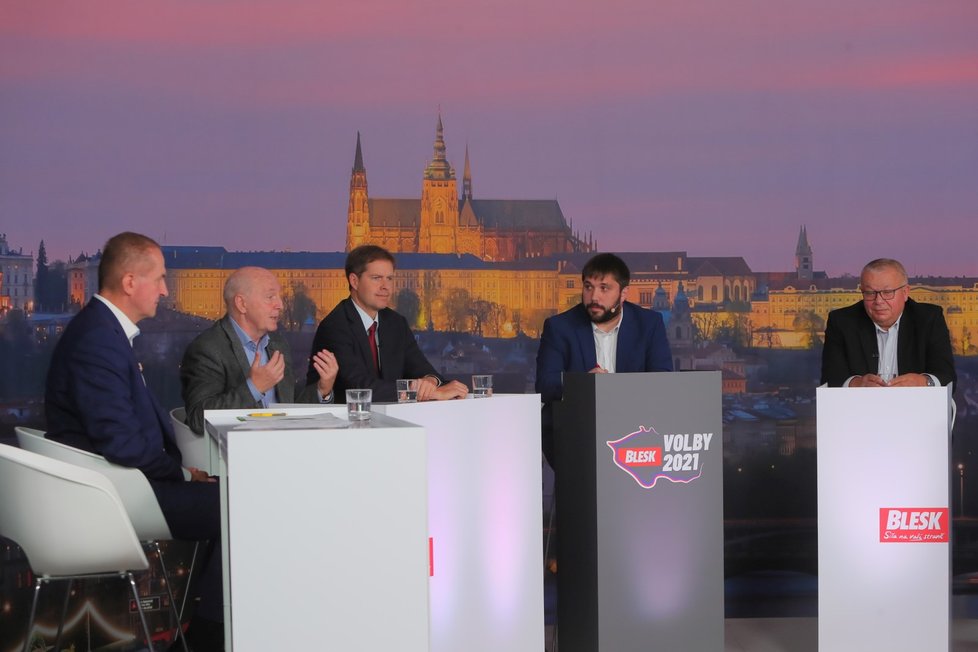 Předvolební debata Blesku o zdravotnictví (21. 9. 2021): Zleva Vít Kaňkovský (KDU-ČSL), Pavel Nechanický (STAN), Ondřej Dostál (Piráti), Jakub Kopřiva a Jiří Mašek (ANO)