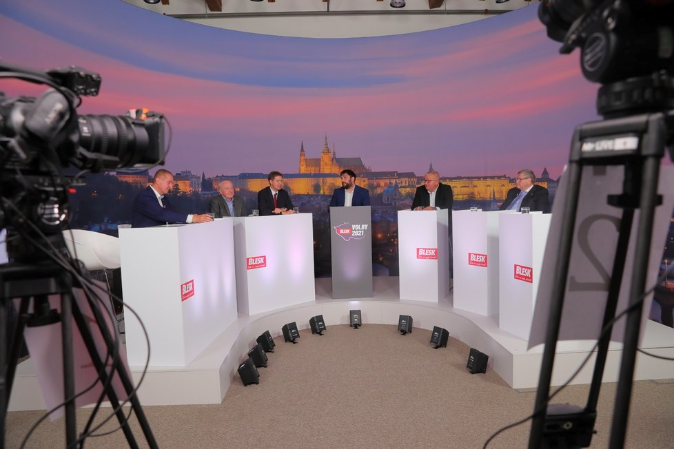 Předvolební debata Blesku o zdravotnictví (21. 9. 2021): Zleva Vít Kaňkovský (KDU-ČSL), Pavel Nechanický (STAN), Ondřej Dostál (Piráti), Jakub Kopřiva, Jiří Mašek (ANO) a Jiří Běhounek (ČSSD)