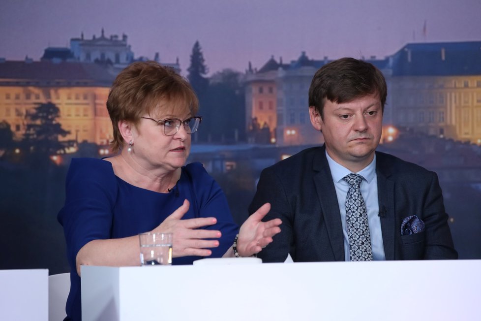 Debata Blesku o spotřebě domácností a zemědělství: Jana Krutáková (STAN) a Radek Holomčík (Piráti)