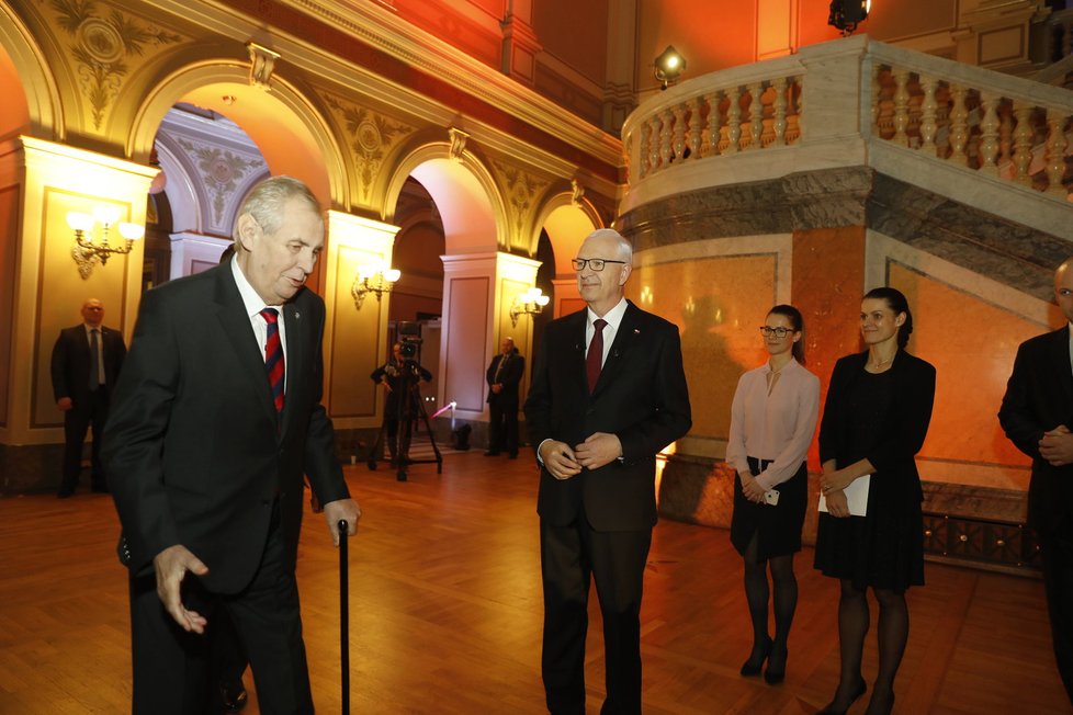 Debata ČT: Poslední střet Miloše Zemana a Jiřího Drahoše před volbami. Zeman platí i dnes za kritika ČT