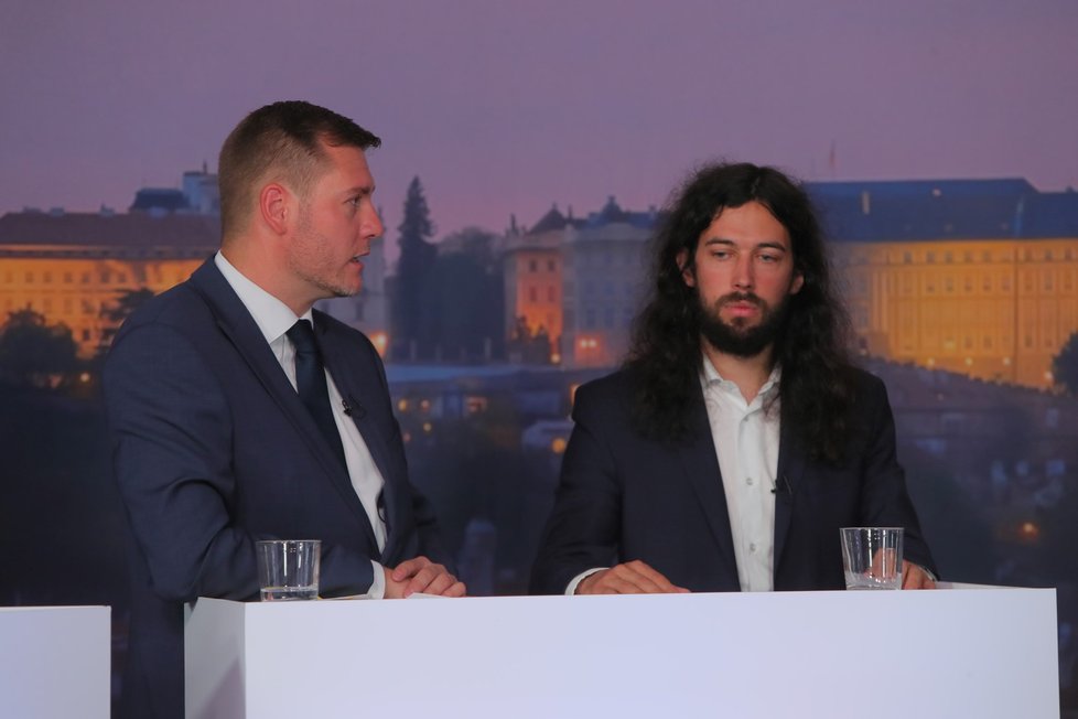 Předvolební debata Blesku o daních a mzdách (16. 9. 2021): Petr Letocha (STAN) a Mikuláš Ferjenčík (Piráti)