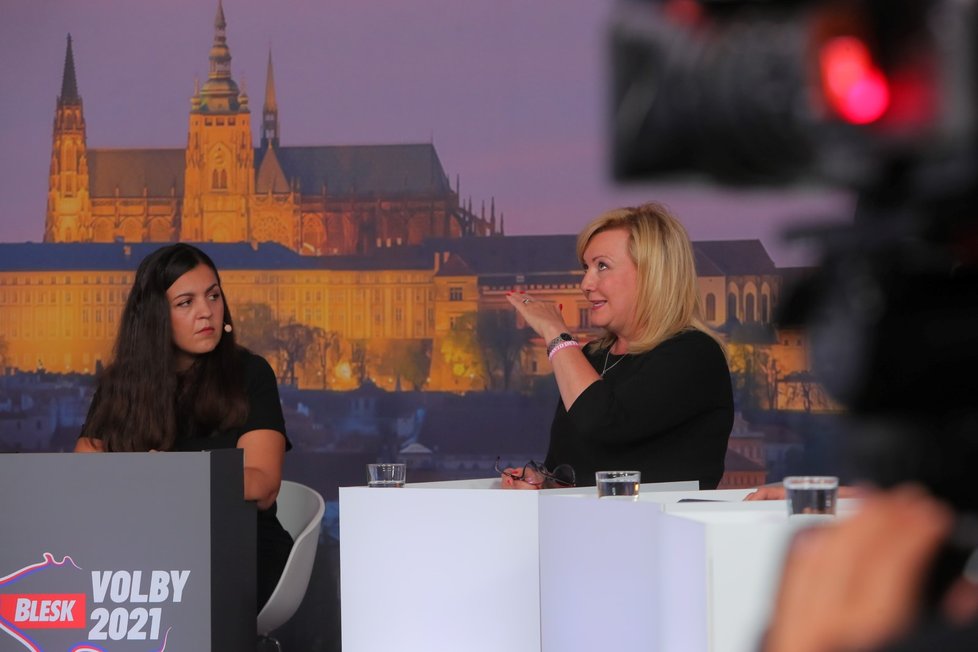 Předvolební debata Blesku o daních a mzdách (16. 9. 2021): Vera Renovica a Alena Schillerová (za ANO)