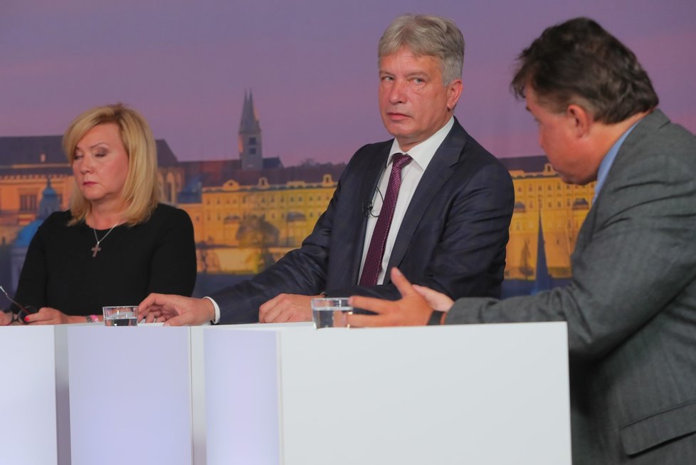 Předvolební debata Blesku o daních a mzdách (16. 9. 2021): Alena Schillerová (za ANO), Roman Onderka (ČSSD) a Jiří Dolejš (KSČM)
