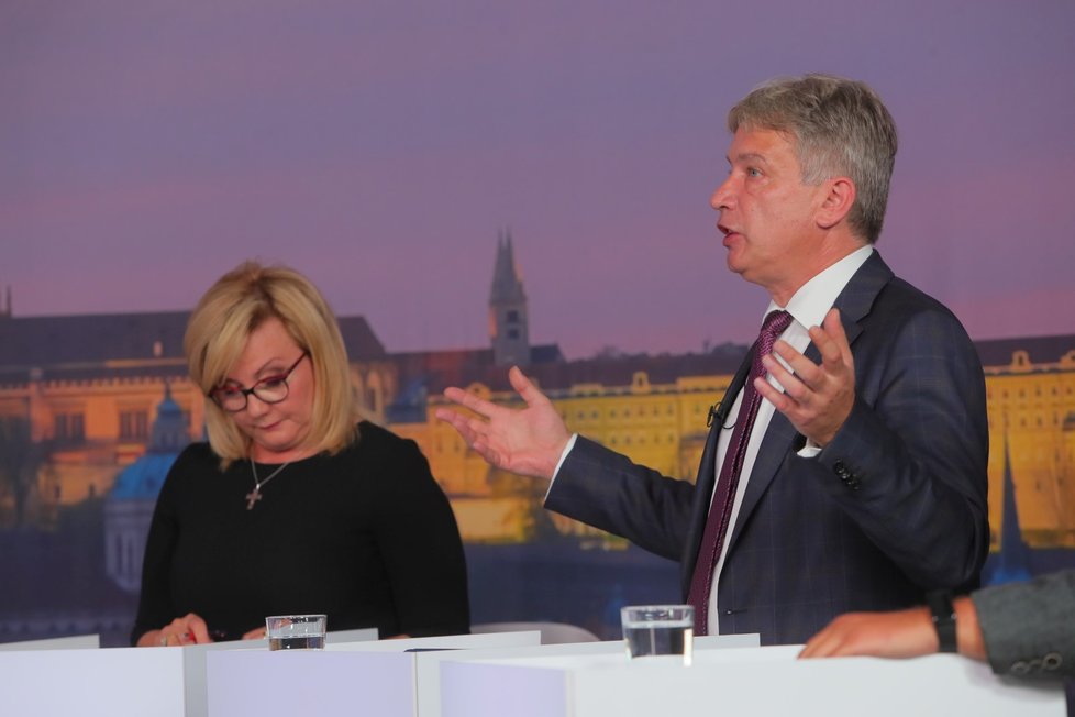 Předvolební debata Blesku o daních a mzdách (16. 9. 2021): Alena Schillerová (za ANO) a Roman Onderka (ČSSD)