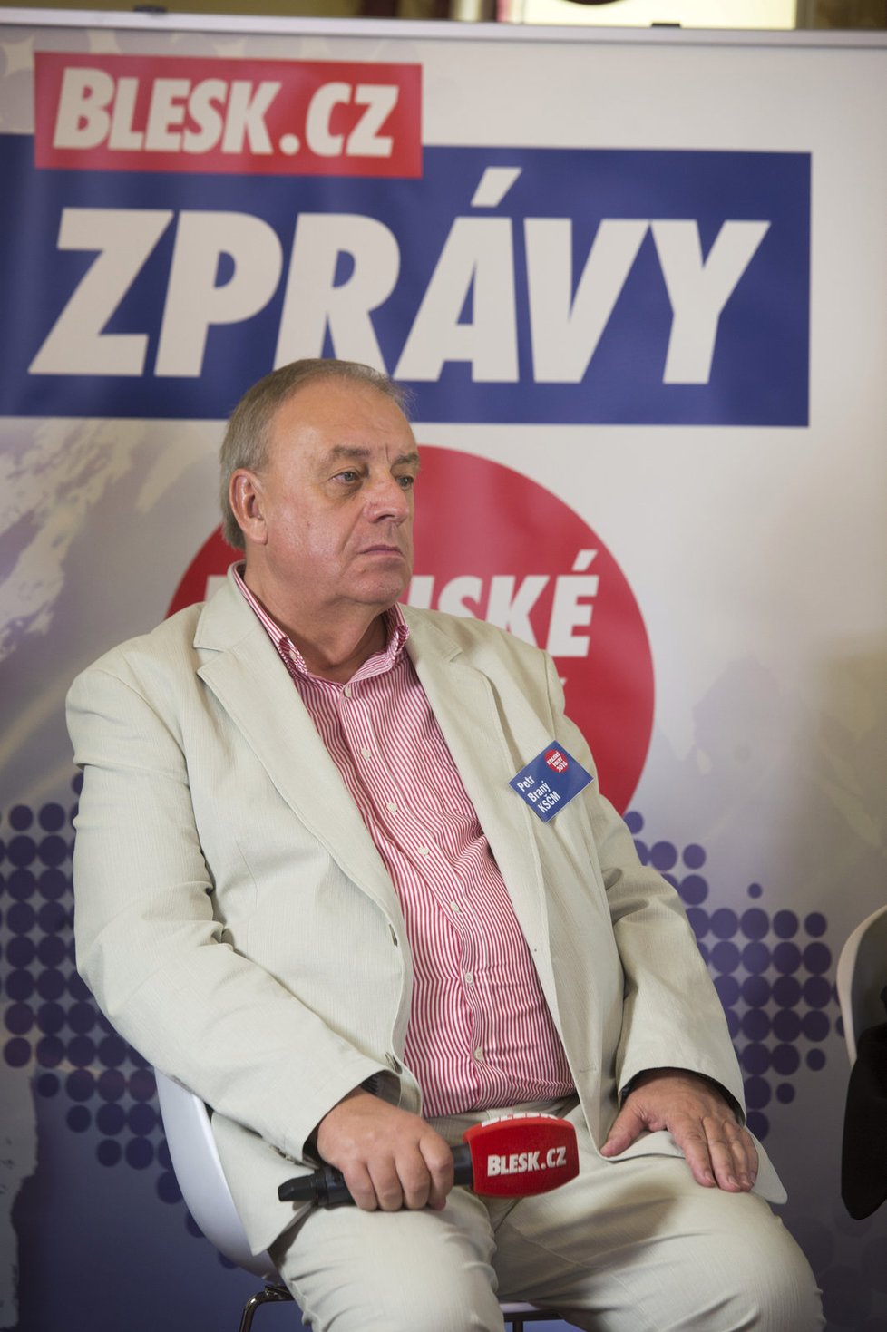 Petr Braný z KSČM si myslí, že by vláda měla odvolat sankce pro Rusko, protože to způsobuje problémy i byznysu v Jihočeském kraji.