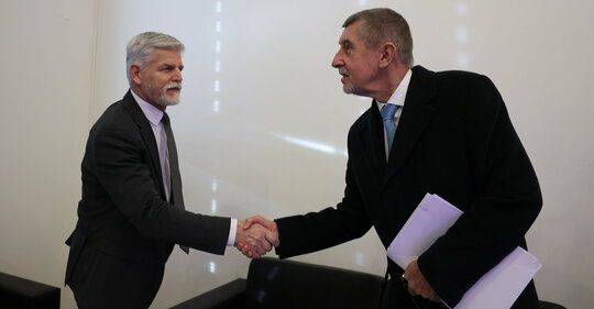 Petr Pavel a Andrej Babiš před debatou v Blesku
