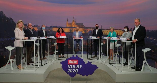 „Vláda tři měsíce spala! Lež!“ Hádka o zásoby roušek i peníze důchodcům v debatě Blesku