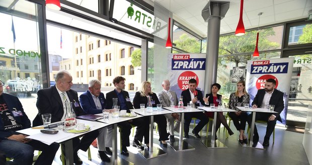 Debata Blesku v Hradci Králové: Odehrála se v Bistru u dvou přátel naproti krajskému úřadu.