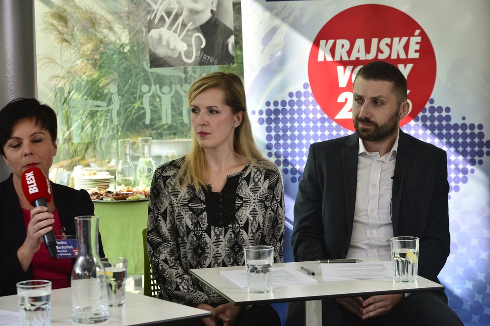 Debata Blesku v Hradci Králové: Moderátoři Michaela Bezvodová a Jaroslav Šimáček