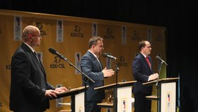 Trojice Bartošek - Jurečka - Výborný během pražské debaty kandidátů na šéfa KDU-ČSL v divadle Minor (25.2.2019)