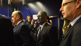 Vladimír Franz s Karlem Schwarzenbergem čekají na začátek debaty