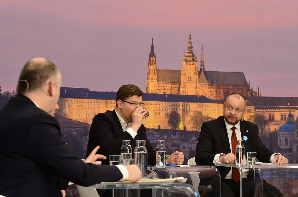 V poslední debatě se v debatě Blesk Zpráv střetli Michal Hašek (ČSSD), Ladislav Jakl (Institut V. Klause), Jiří Pospíšil (TOP 09) a Jan Bartošek (KDU-ČSL).