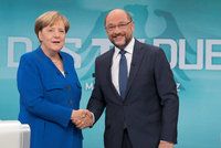 Předvolební „bitku“ se Schulzem vyhrála Merkelová. Pro Němce je důvěryhodnější