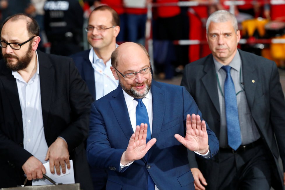 Merkelová a Schulz se utkali v jediné předvolební debatě.