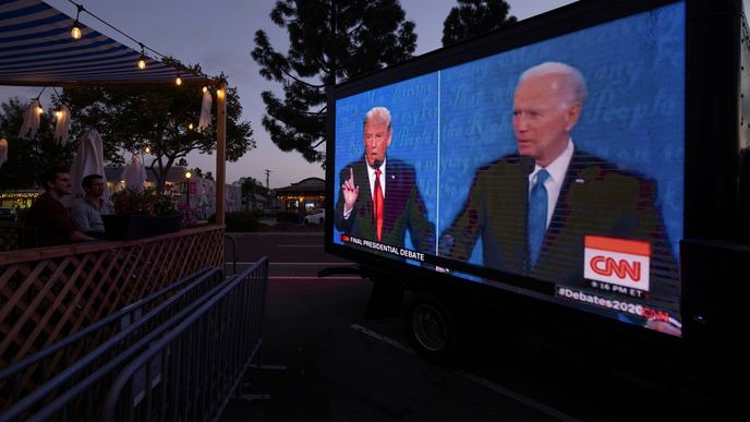 Poslední debata před konáním amerických prezidentských voleb mezi Donaldem Trumpem a Joem Bidenem (23.10.2020) Poslední debata před konáním amerických prezidentských voleb mezi Donaldem Trumpem a Joem Bidenem (23.10.2020)