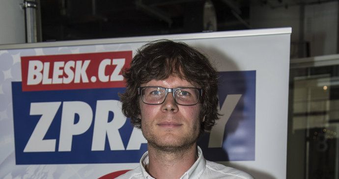 Tomáš Pajonk je dvojka kandidátky Svobodných a Soukromníků. V debatě nahradil původně pozvaného lídra Iva Valentu, který svou účast odřekl v den vysílání.