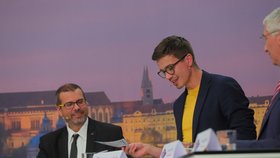 Krajská debata Blesk Zpráv o bydlení (22. 9. 2020): Zleva Karel Karika (Piráti) a František Talíř (KDU-ČSL)