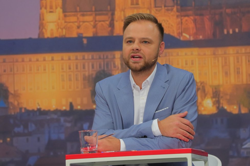 Debata Blesku o penzích a sociálních službách (29. 9. 2020): Moderátor Jakub Veinlich