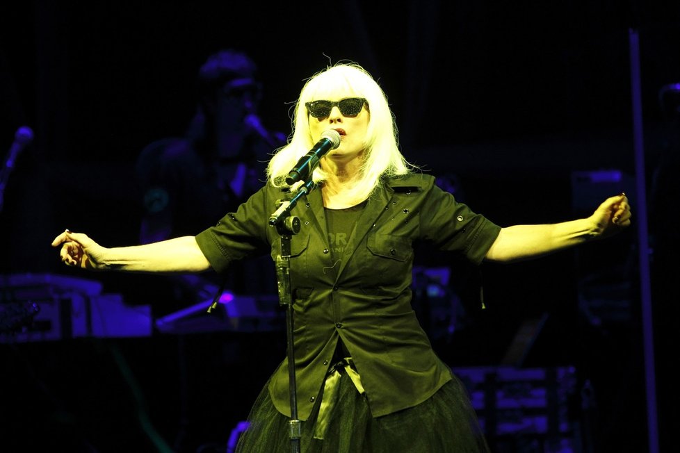 Debbie Harry vystupuje s Blondie i dnes