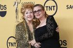 Zemřela herečka Debbie Reynolds, matka Carrie Fisher