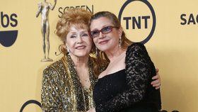 Herečka Debbie Reynolds zemřela den po dceři, při zařizování pohřbu: Chci být s Carrie