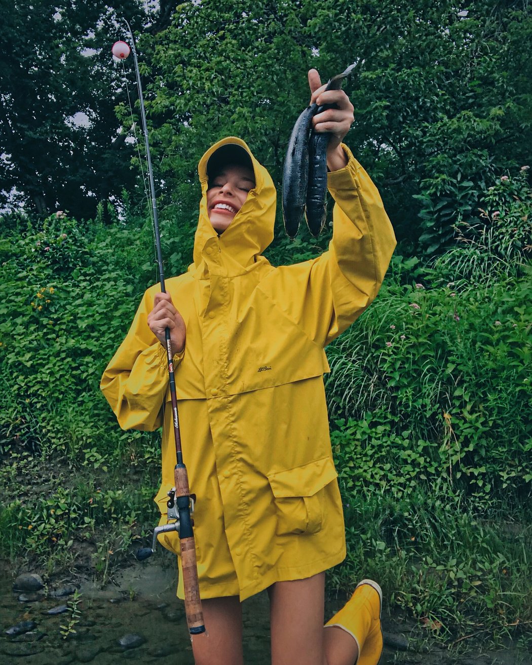 Přítelkyně golfového šampiona Brysona DeChambeaua Sophie je pořádně vyvinutá.