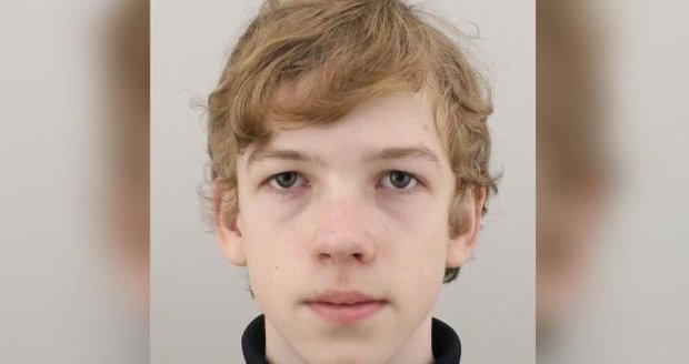 Policie pátrá na Děčínsku po ozbrojeném mladíkovi (16), je podezřelý z loupežného přepadení