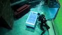 Deep Dive Dubai: V Dubaji otevřeli nejhlubší bazén pro potápěče