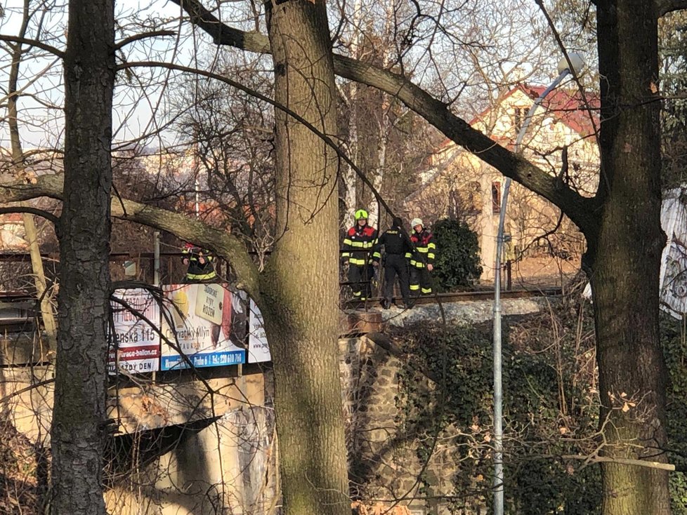 Vlak v Dejvicích srazil člověka, 25. února 2019.